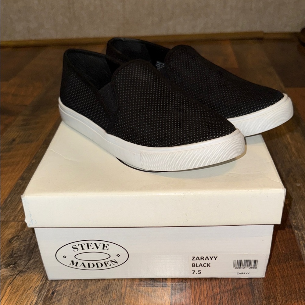 Steve Madden Black and White Casual Slip-Ons